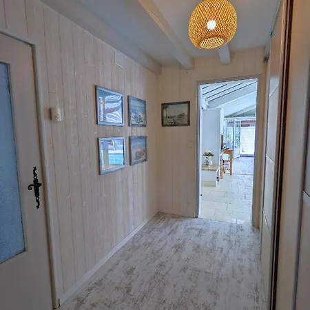 'andercool' Avec Piscine Utilisable En Toutes Saisons Villa