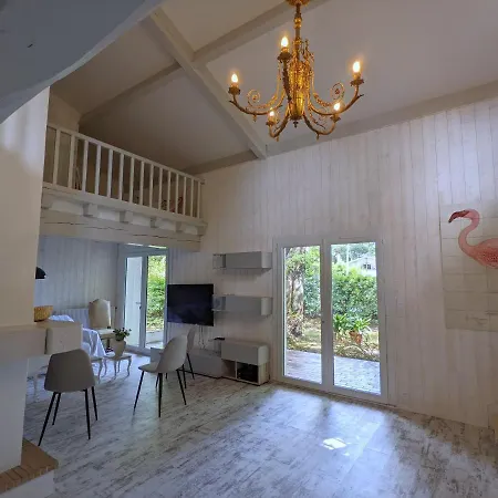 'andercool' Avec Piscine Utilisable En Toutes Saisons *