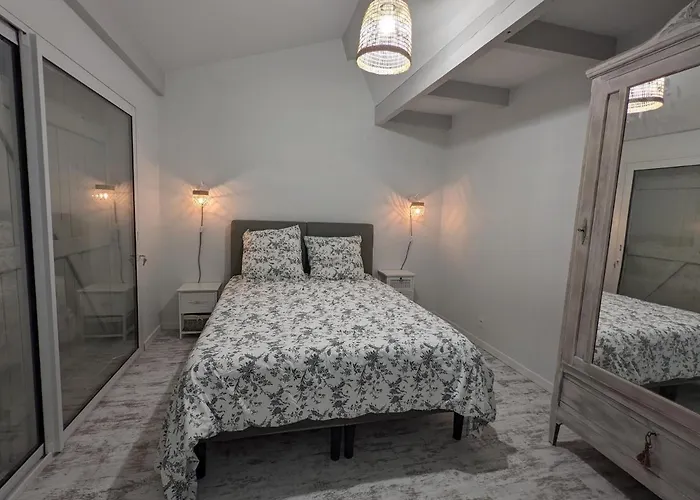 'andercool' Avec Piscine Utilisable En Toutes Saisons