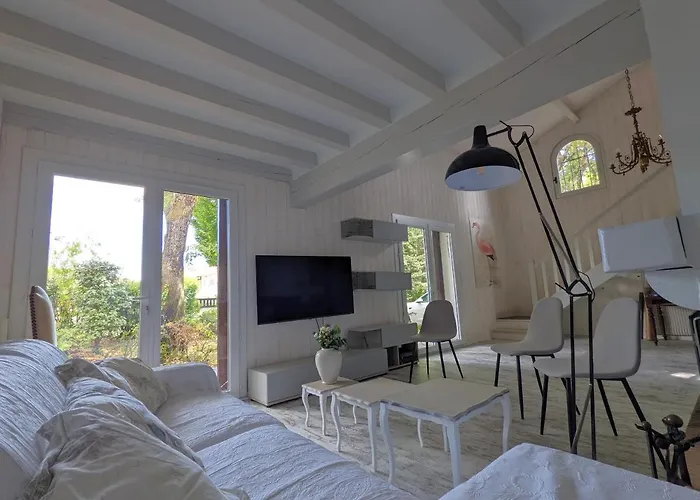 Vila 'andercool' Avec Piscine Utilisable En Toutes Saisons *