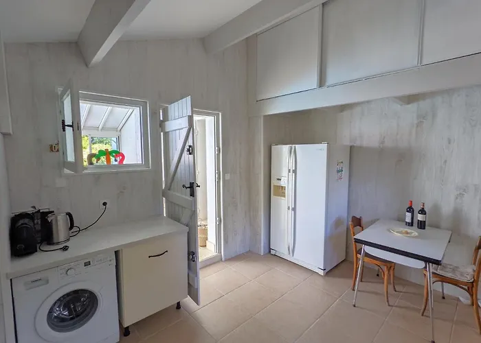 'andercool' Avec Piscine Utilisable En Toutes Saisons