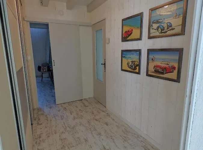 'andercool' Avec Piscine Utilisable En Toutes Saisons *